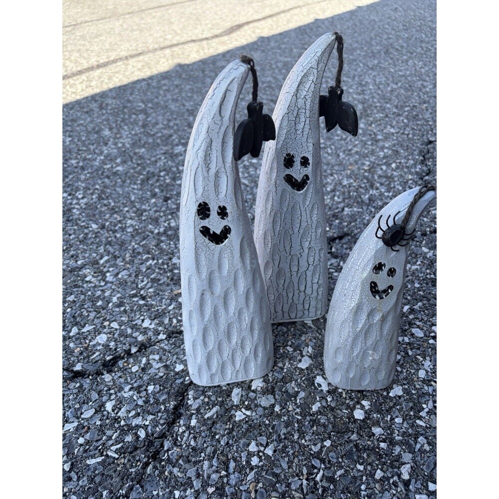 Wooden Boho Ghost Trio Decor W Bats & Spider Halloween Fall Decor - Picture 2 of 9